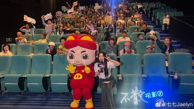 一边亲吻一边摸下边的相关介绍