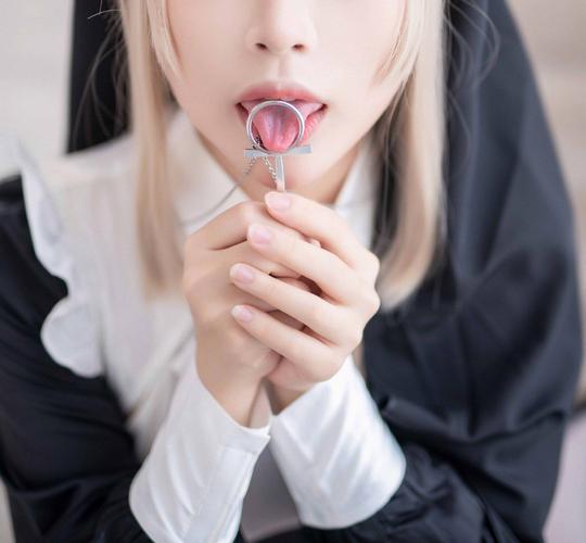 爆操极品美女老师的相关介绍