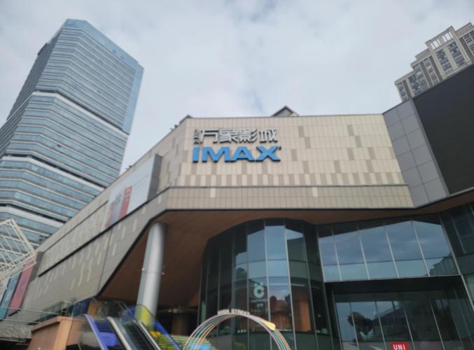 18漫画App免费版下载安装，海量高清漫画免费阅读，追更热门日漫韩漫神器