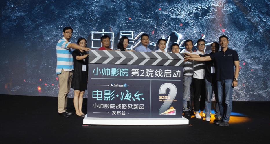 男女一边摸一边的相关介绍