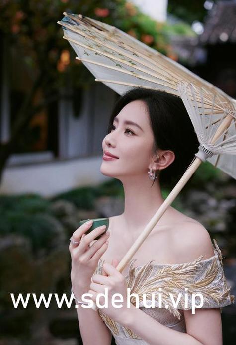 美女操穴逼的相关介绍