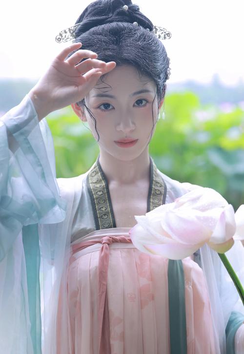 一边操一边摸一边爽的相关介绍