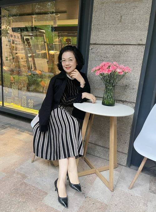 女秘书啪啪的相关介绍