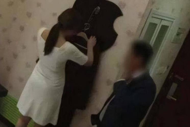 18女破处的相关介绍