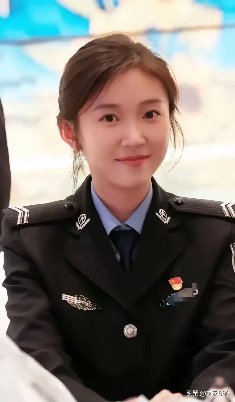 我操了美女老师的相关介绍