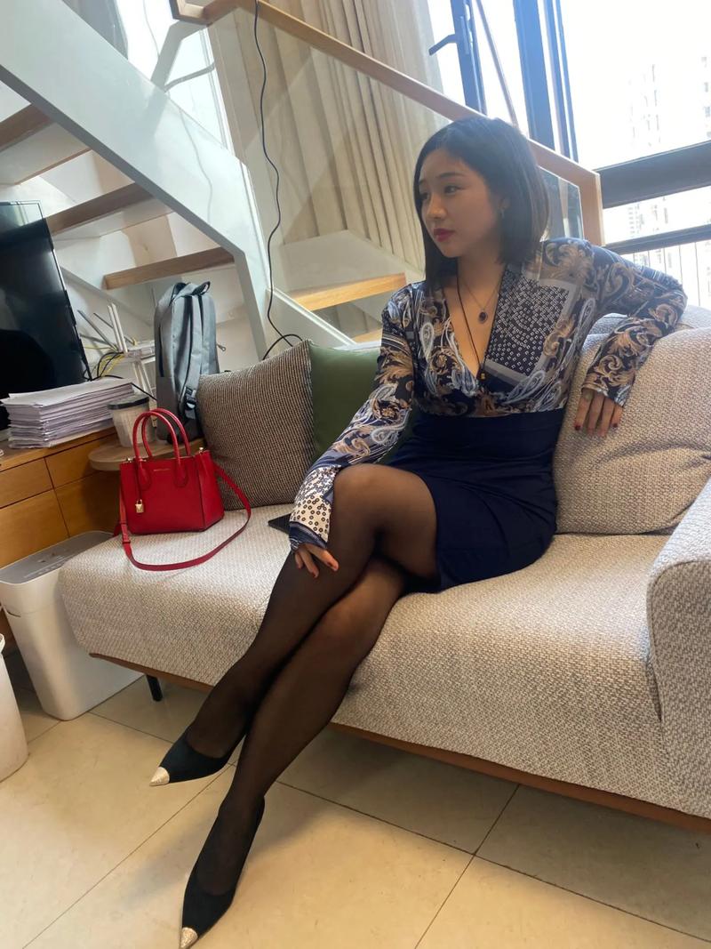 人妻 欧美 另类 在线的相关介绍