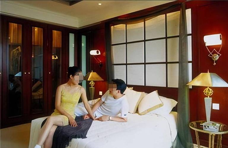 美女搞黄动漫的相关介绍