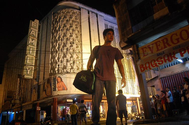 色宅男久久的相关介绍