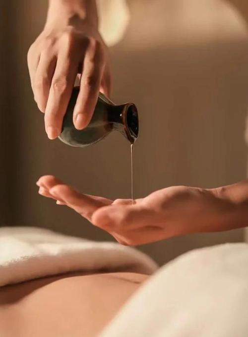 隔壁新搬来的女邻居av的相关介绍