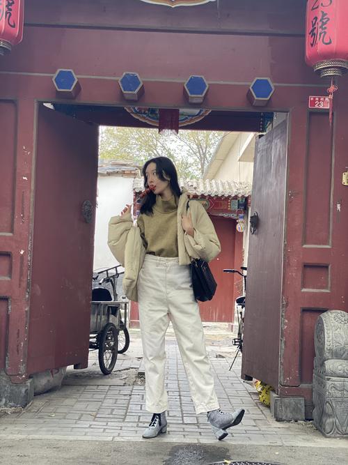 大胸少妇av的相关介绍
