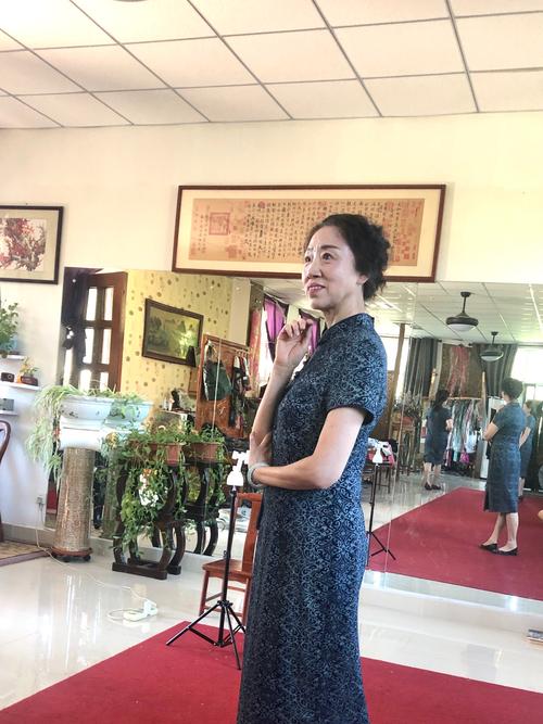 国模少妇梅馨亚洲写真风格解析：成熟韵味与东方魅力的完美结合