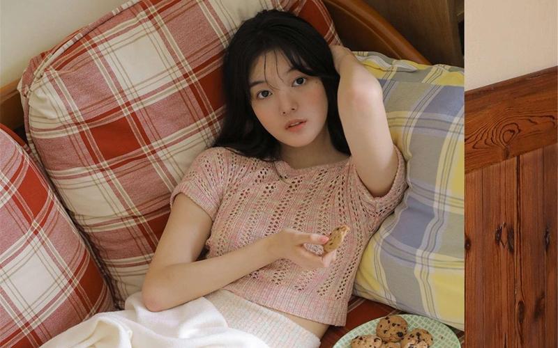 亚洲少妇av在线一区二区三区的相关介绍