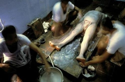 欧美熟女少妇一区二区的相关介绍