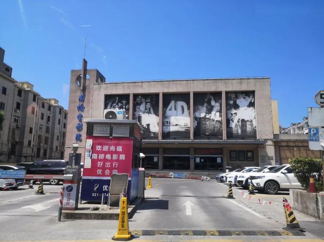 爽尽官场人妻的相关介绍