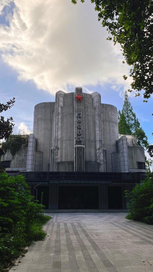 莉莉影院将夜免费的相关介绍