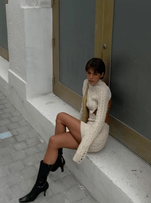 欧美熟妇一区：熟女风韵与成熟魅力的高清影像合集（长尾关键词：熟女风韵 成熟魅力 高清影像）