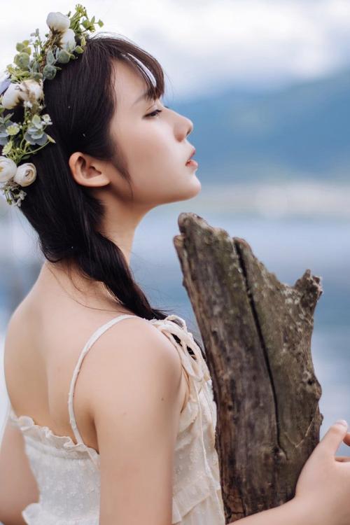 人妻嗯啊用力的相关介绍